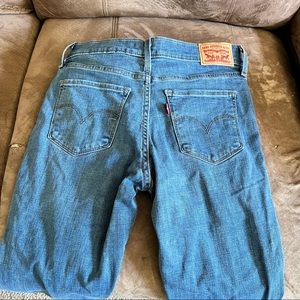NWOT 311 Shaping Skinny Levi’s